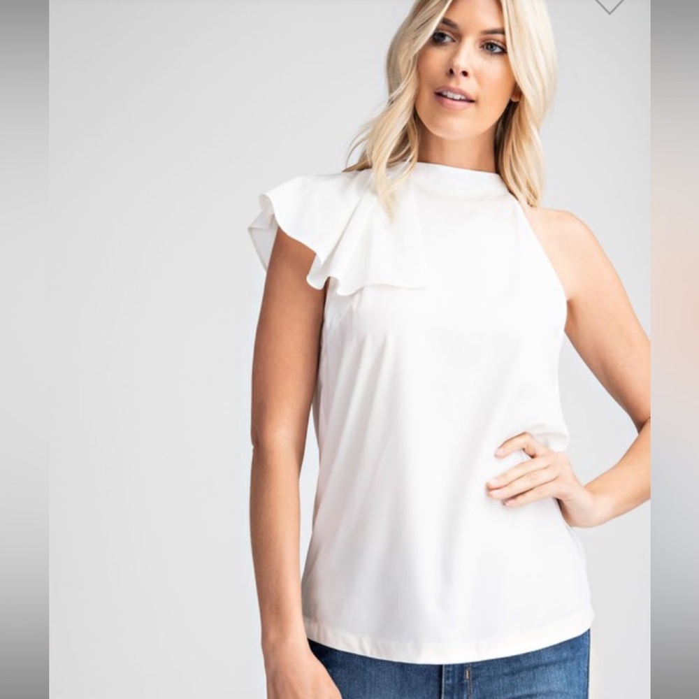 White One Shoulder Tank🎀☺️